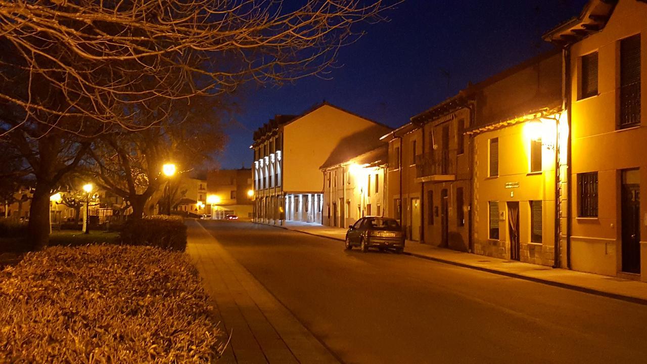 La Casa De Los Soportales Mansilla de las Mulas Exterior foto